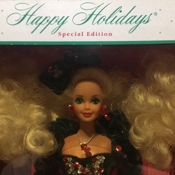 Happy Holidays Barbie: 1991 - Picture 2 of 13